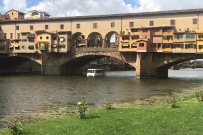 ARNO-BOAT-TOUR-RM-TOURS-IN-ITALY-FIRENZE.